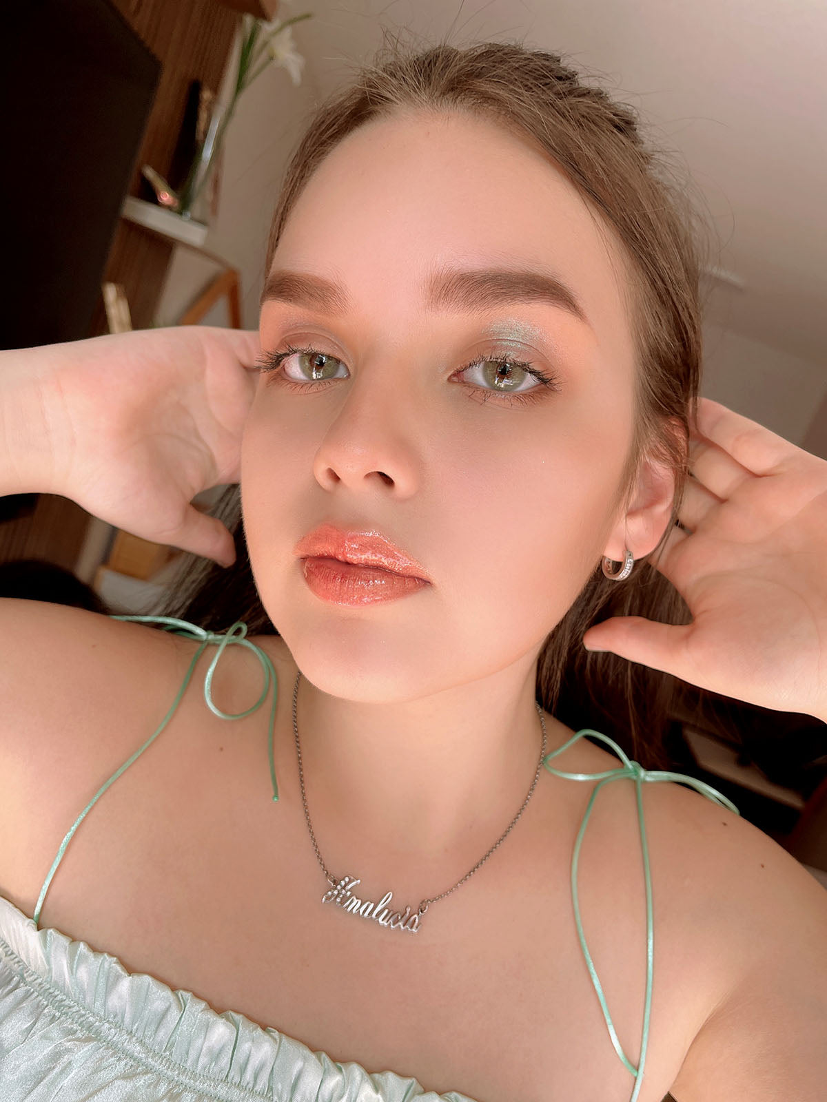 QUEEN GRAY