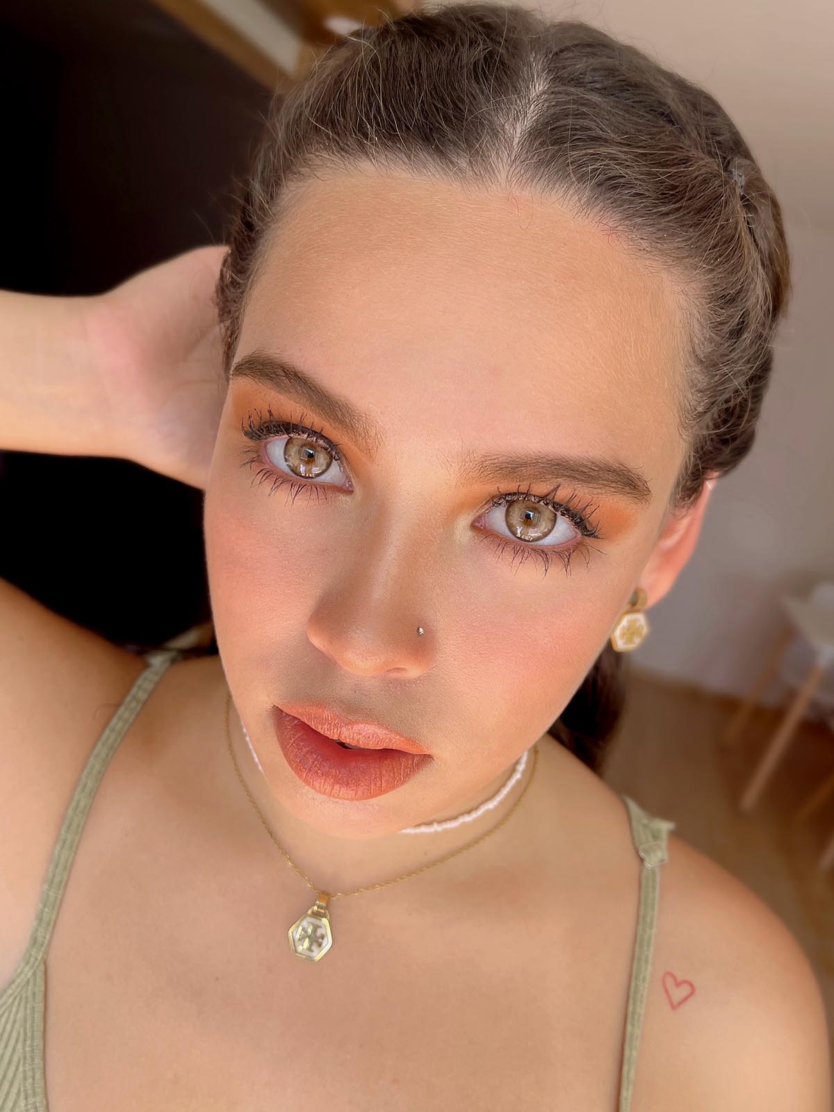 VELVET BROWN