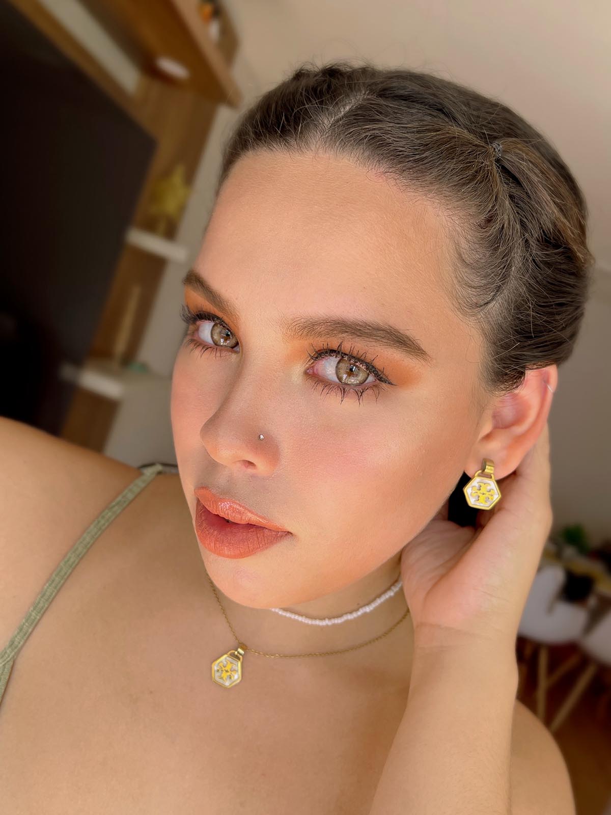 VELVET BROWN